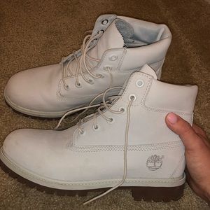 Timberland Shoes - Size 8.5 Women’s White Timberlands (Waterproof) Timberland Shoes - Size 8.5 Women’s White Timberlands (Waterproof)
